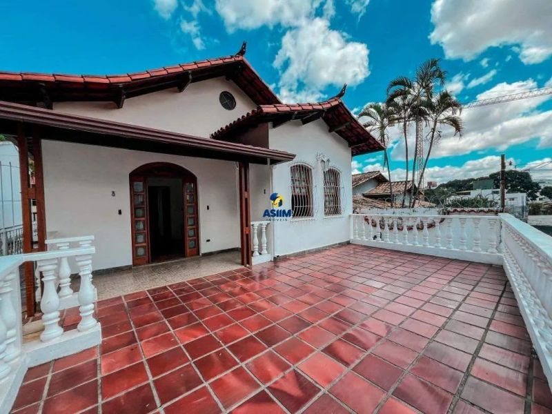 Casa com 5 quartos — Indaiá, Belo Horizonte