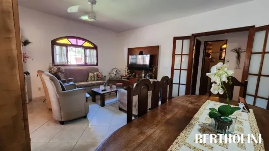 Casa com 5 Quartos à venda, 218m² no Morada da Colina, Resende