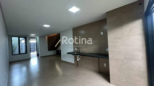 Casa com 3 Quartos para alugar, 150m² no Aclimação, Uberlândia