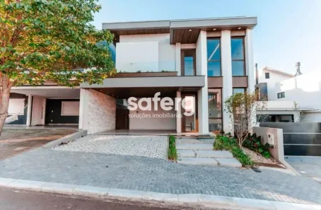 Sobrado com 4 Quartos à venda, 236m² no FAG, Cascavel