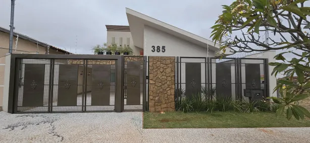 Casa com 4 Quartos à venda, 230m² no Carandá Bosque, Campo Grande