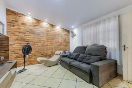 Casa com 3 Quartos para alugar, 228m² no Jardim Itu, Porto Alegre