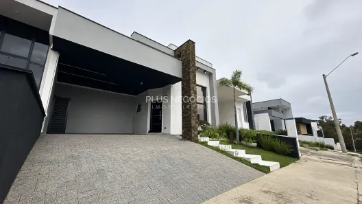Casa com 3 Quartos à venda, 250m² no Morros, Sorocaba