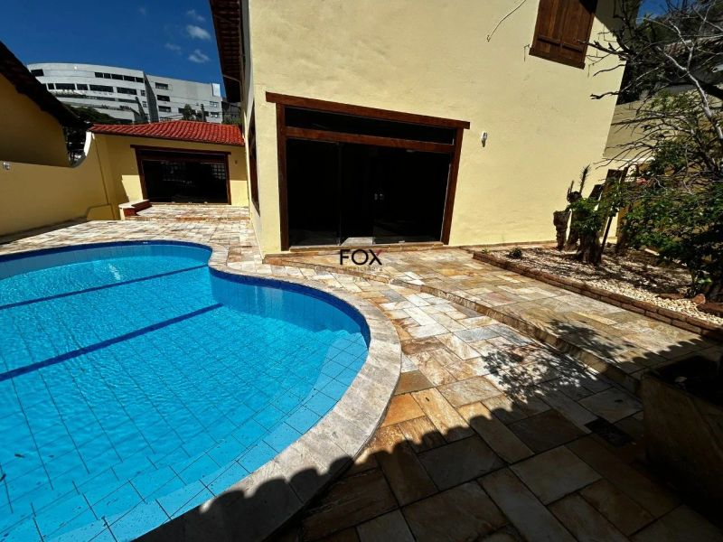 Casa com 4 quartos — Santa Lúcia, Belo Horizonte