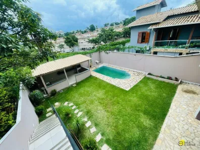 Casa com 3 Quartos à venda, 360m² no Cabral, Contagem