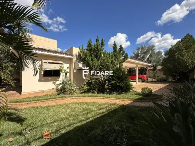 Casa com 3 Quartos para alugar, 600m² no Morada da Serra, Montes Claros