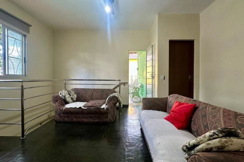 Casa com 4 quartos — Salgado Filho, Belo Horizonte