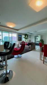Apartamento com 2 Quartos para alugar, 150m² no Três Figueiras, Porto Alegre