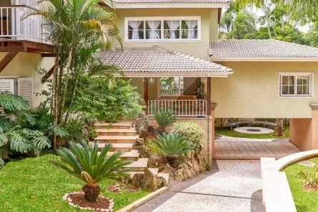 Casa com 4 Quartos para alugar, 650m² no Caraguatá, Mairiporã