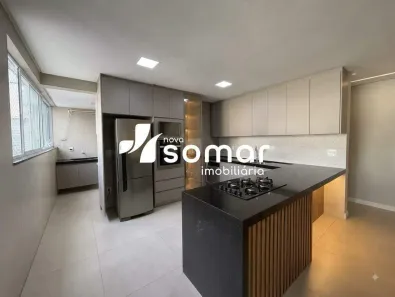 Apartamento com 3 Quartos para alugar, 135m² no Centro, Divinópolis