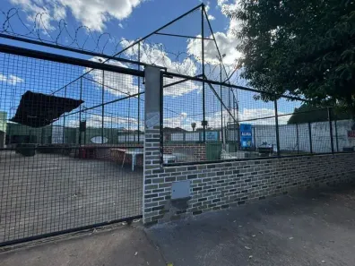 Casa com 1 Quarto para alugar, 300m² no Santos Dumont, Itumbiara