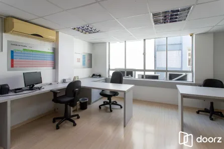 Sala Comercial com 6 Quartos à venda, 68m² no Independência, Porto Alegre