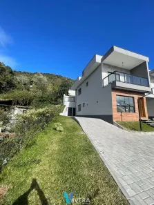 Casa com 3 Quartos à venda, 131m² no Golfe, Teresópolis