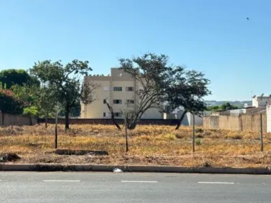 Lote/Terreno à venda, 2820m² no Chácaras Tubalina e Quartel, Uberlândia