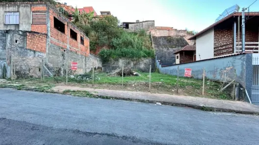 Lote/Terreno à venda, 375m² no Parque Guarua, Juiz de Fora
