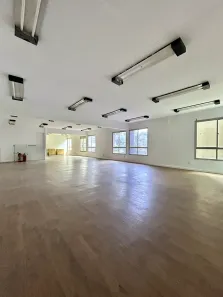Sala Comercial para venda ou aluguel, 120m² no Gurigica, Vitória