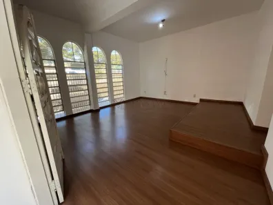Casa com 4 Quartos para alugar, 154m² no Parque União, Bauru