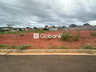 Lote/Terreno à venda, 225m² no Novo Delfino, Montes Claros