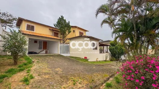 Casa com 3 Quartos para alugar, 251m² no Jardim Esperança, Resende