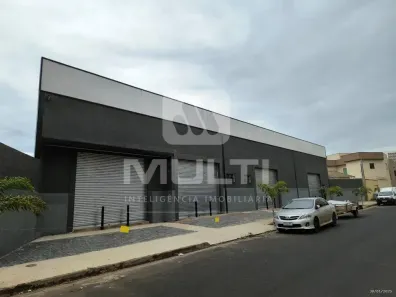 Casa com 1 Quarto para alugar, 300m² no Jardim Europa, Uberlândia