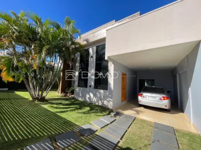 Casa com 3 Quartos à venda, 211m² no Coqueiral, Cascavel