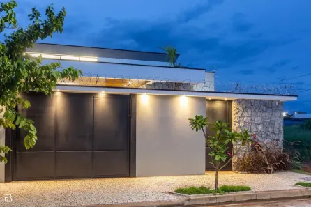 Casa com 3 Quartos à venda, 210m² no Grand Ville, Uberlândia