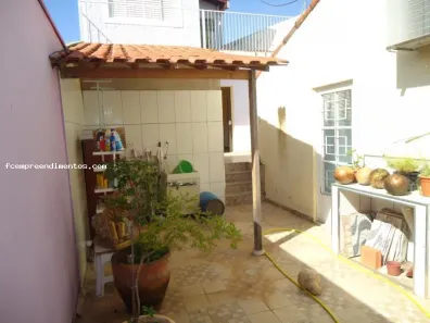 Sobrado com 5 Quartos à venda, 178m² no Vila Castelar, Limeira