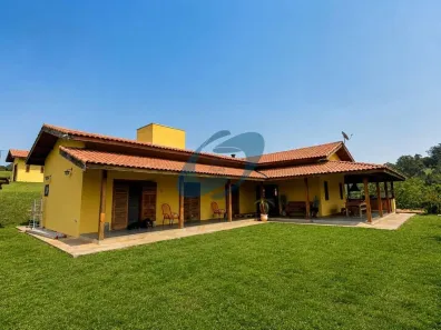 Fazenda/Sítio com 3 Quartos à venda, 1200m² no Maracanã, Jarinu