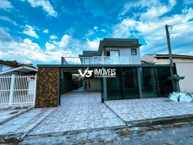 Sobrado com 3 Quartos à venda, 200m² no , Matinhos