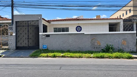 Casa com 3 Quartos à venda, 300m² no São Gerardo, Fortaleza