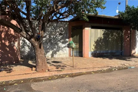 Casa com 2 Quartos à venda, 170m² no Jardinópolis, Jardinópolis