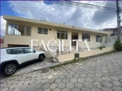 Casa com 3 Quartos para alugar, 195m² no Trindade, Florianópolis