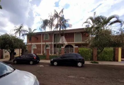 Casa com 5 Quartos para alugar, 373m² no Vila Fujita, Londrina
