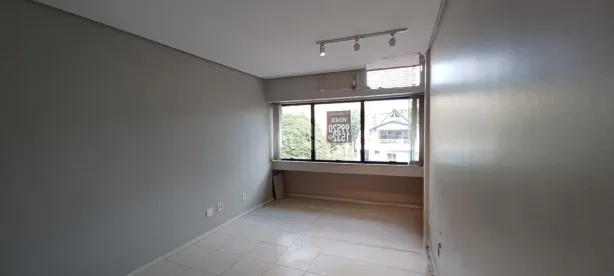 Sala Comercial à venda, 33m² no Petrópolis, Porto Alegre