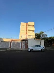 Apartamento com 2 Quartos para alugar, 60m² no Santa Mônica, Uberlândia