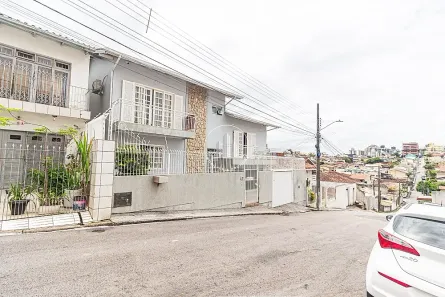 Casa com 4 Quartos à venda, 210m² no Capoeiras, Florianópolis