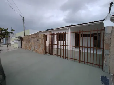 Casa com 4 Quartos para alugar, 180m² no Barro Duro, Maceió