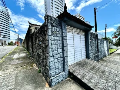 Casa com 3 Quartos à venda, 284m² no Candelária, Natal