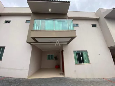 Sobrado com 3 Quartos à venda, 107m² no Neva, Cascavel