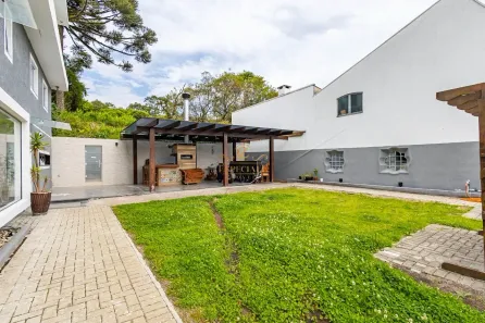 Casa com 9 Quartos para alugar, 500m² no Cascatinha, Curitiba
