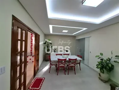 Casa com 5 Quartos à venda, 237m² no Pampulha, Uberlândia