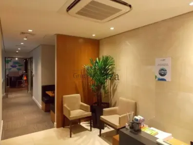 Prédio Comercial com 5 Quartos para alugar, 490m² no Vila Olímpia, São Paulo