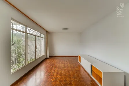 Casa com 3 Quartos para alugar, 220m² no Bom Retiro, Curitiba