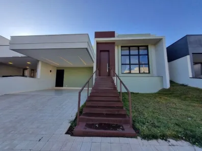 Casa de Condomínio com 3 Quartos para alugar, 250m² no Chácara Letônia, Americana