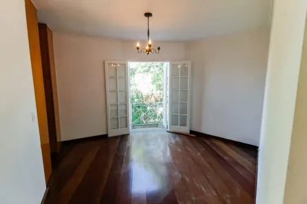 Casa com 3 Quartos à venda, 178m² no Jardim Londrina, São Paulo