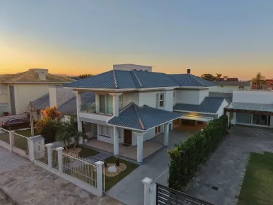Casa com 3 Quartos à venda, 220m² no Girassol, Capão da Canoa