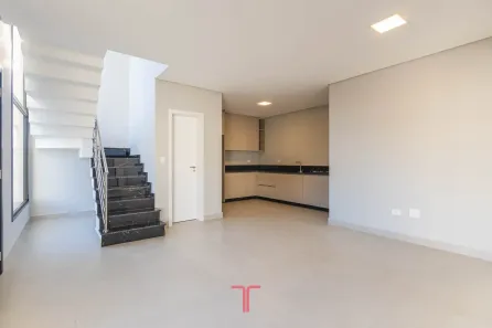 Sobrado com 3 Quartos para venda ou aluguel, 95m² no São Braz, Curitiba
