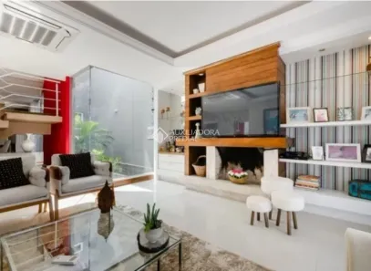 Casa com 4 Quartos para alugar, 350m² no Vila Assunção, Porto Alegre