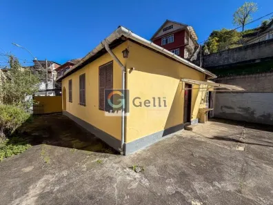 Casa com 3 Quartos à venda, 71m² no Valparaíso, Petrópolis