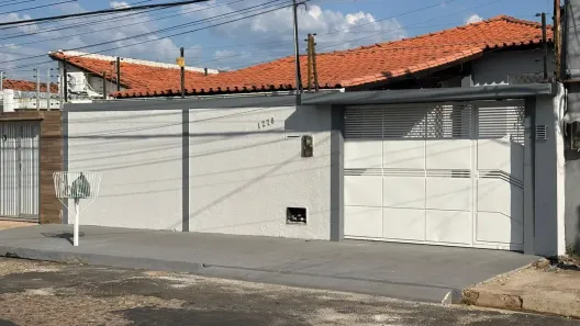 Casa com 4 Quartos para alugar, 150m² no Vermelha, Teresina